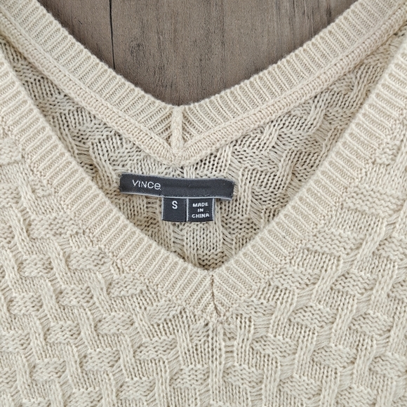 Vince Ivory V-Neck Cashmere Wool Blend Long Sleeve Textured Sweater Size Small - Picture 5 of 8